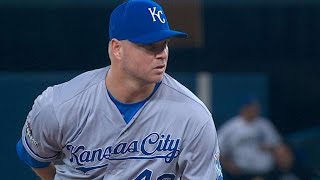 ALCS Gm4: Madson whiffs two in one scoreless frame