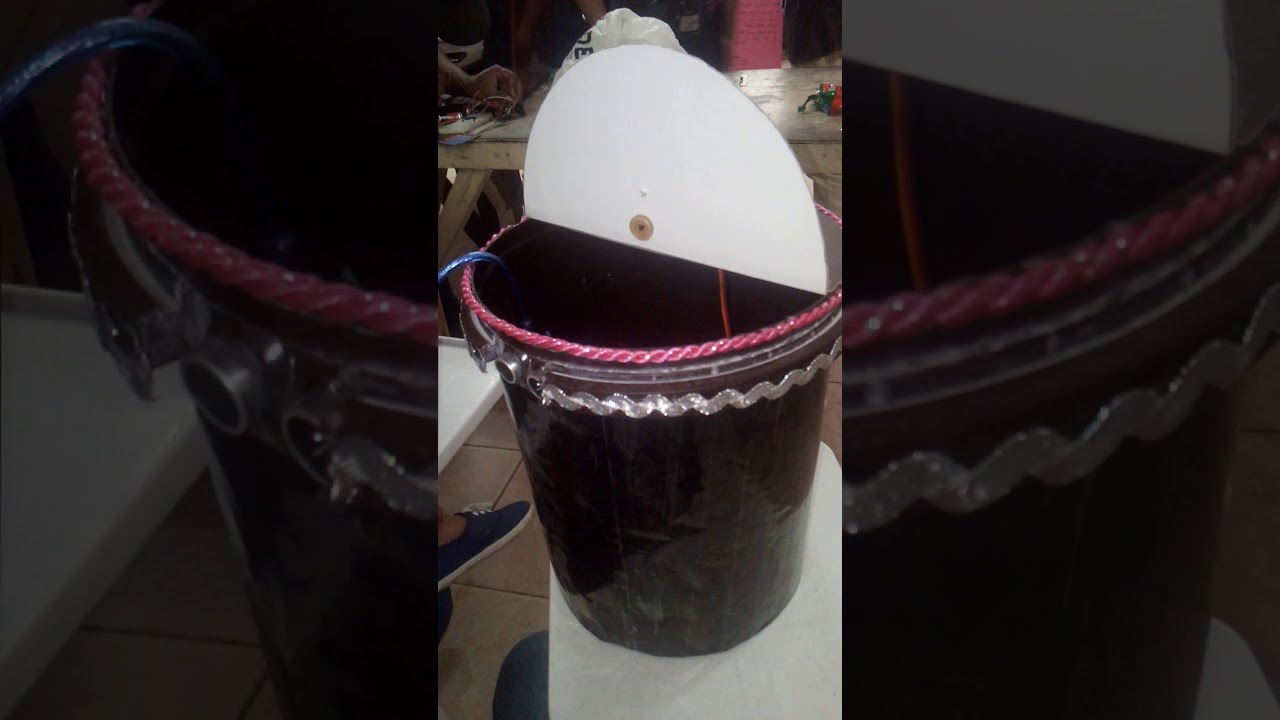 Smart Dustbin Using Arduino Uno Smart Dustbin Using Arduino Uno