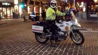 Norwegian police on BMW R1200 motorcycle in the snow