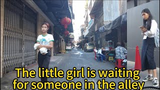 The lives of citizens in the alleys of Phnom Penh’s old town.#travelwithchris