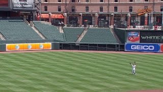 CWS@BAL: Joseph bows to the 'crowd' at Oriole Park