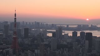 初日の出に歓声 東京・六本木の屋外展望台