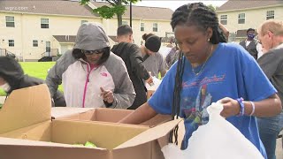Mobile food pantry serving community