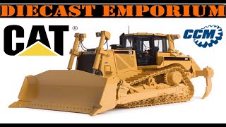 1:24 Scale Classic Construction Models CCM Caterpillar D8T Track-Type Tractor