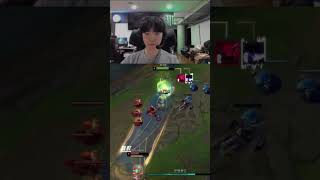 Chovy Fakes Taking CS To Surprise His Opponent #leagueoflegends #lolclips