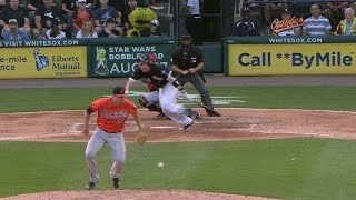 BAL@CWS: Tillman takes ball off backside, gets out