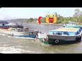 [783] Two barges colliding at the dam gate is very dangerous