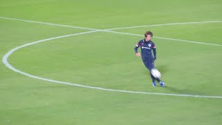 ラボーナ、ヒールリフトをみせる中村拓海 2020/10/31 川崎フロンターレーＦＣ東京 等々力競技場