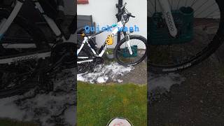 E-bike  #ebike #ebikes #soodoo #carwash #garden #bycycle #electricbike #outdoors #cleaning