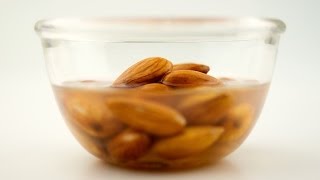 Are Nuts and Seeds Essential On The 80/10/10 Diet?