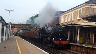 BR Black Five 44871 steams through Feltham with a whistle \u0026 The Sunset Steam Express in tow 25/6/19