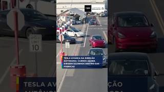 Tesla avança na automação: carros elétricos se movimentam sozinhos na fábrica #shorts