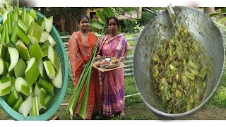 নারকেল ছোলা দিয়ে এক নতুন স্বাদের কচুর শাক //  Kochur Shak With Coconut and Chickpea