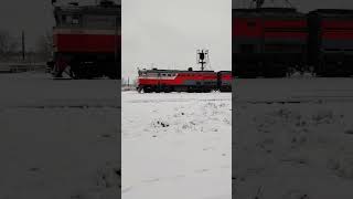 Станцию засыпало снегом. #snow #trains #железнаядорога