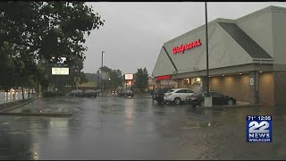 Walgreens in Springfield robbed by 3 men with guns