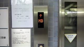 都営三田線(板橋区役所前駅2番線西高島平方面改札外エレベーター)