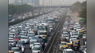 Delhi-Gurgaon road blocked by cabbies to protest SC ban on diesel taxi | Oneindia News