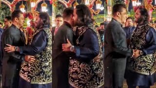 Salman Khan का धमाकेदार स्वागत Anant Ambani से गले मिलते हुए नजर आए Pre Wedding समारोह पर🔥💯♥️👍
