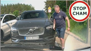 Zwężenie jezdni po wypadku i agresor w Volvo - wysiadł, szarpał  i żądał wycofania #1504 Wasze Filmy