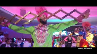 Bhangra dancers rock wedding. Watch Gabhru Punjab De in action.