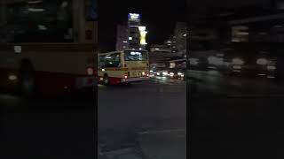 神奈中バスひ120（湘南200か1654 QKG-MP35FM）🚌夜の平塚駅北口にて🌃