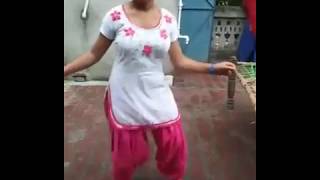 एक लड़की ने किया हरियाणवी रागनी पर डांस लाइव देखिए वीडियो