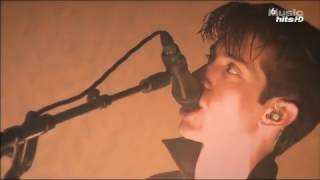 Arctic Monkeys - Crying Lightning @ Rock En Seine 2011 - HD 1080p