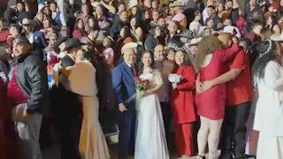Mass wedding to be held on steps of Bexar County Courthouse