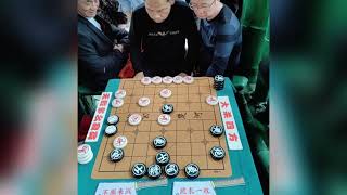 中年棋王坐等孙浩宇大师摆摊：不赢不上班，周围群众：看来有戏啊