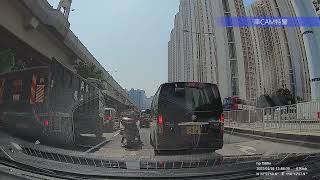 車CAM直擊 - 貨Van Cut線無視電單車，嚇到人地左搖右擺