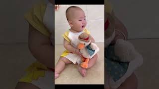 会说话的小鸭子，宝宝爱不释手。 #cute #cutebaby #baby #tiktok #萌娃 #玩具 #kidsplay