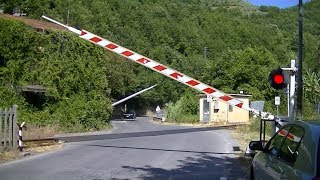 Spoorwegovergang Fivizzano-Gassano (I) // Railroad crossing // Passaggio a livello