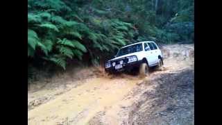 Holden jackaroo / Isuzu Trooper  Vs Toyota Landcruiser