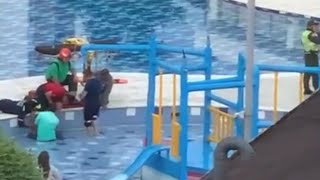 Así rescataron niña de 6 años en una piscina luego de que su brazo se atorara en un ducto