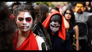 Halloween हैलोवीन: यह क्या है? कहाँ से आया है और इसे क्यों मनाया जाता है ? Seriously True