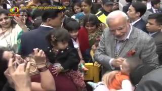 PM Narendra Modi craze in South Korea | Plays with kids