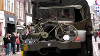 Bevrijdingsstoet colonne militaire voertuigen Breestraat Leiden 5 mei 2010 van Keep Them Rolling