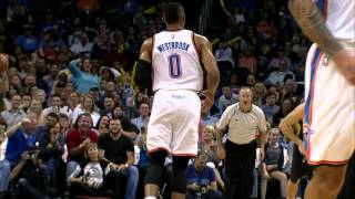 Russell Westbrook Throws Down the Tomahawk