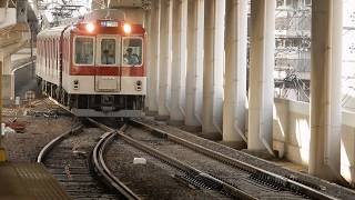 近鉄大阪線・奈良線　布施駅2番ホームに普通列車が到着