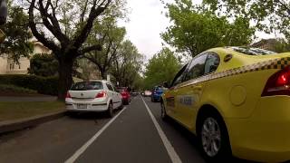 TAXI 4580 - You cannot simply throw your indicator on and not give way