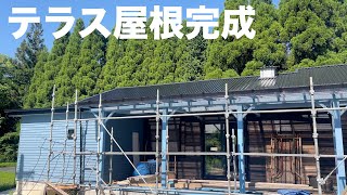 塗料もポリカ波板も足りなくなっちゃったけど屋根付きテラスがひとまず完成。［中古物件リフォーム］