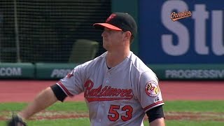 BAL@CLE: Britton ends game with double play