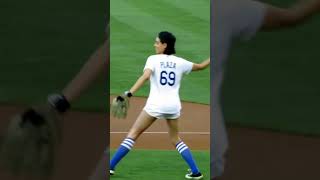 Aubrey Plaza beefs with Elizabeth Olsen at baseball game! #funny #shorts @Dodgers @MLB