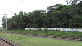 MUMBAI - HOWRAH DURONTO BLASTS THROUGH SARDIHA