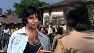 Amar Akbar Anthony - Drama Scene - Vinod Khanna - Amitabh Bachchan - Anthony Dares Amar