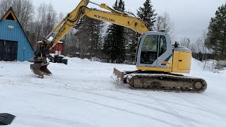 Köp Grävmaskin New Holland Kobelco E135BSR-2 på Klaravik