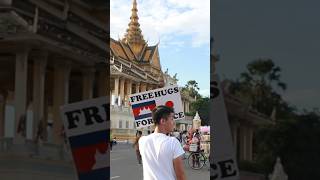 【衝撃】日本人がカンボジア🇰🇭でフリーハグをしてみた#shorts #peace #cambodia