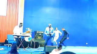 🎤🎹 noneho #Aimable na pastor #Apostle Jaques Bakije umuriro 🔥muri #Zion  Huye na style y'UMUKUNGA.