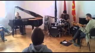 Aneta Kacurkova Trio - Goodbye Pork Pie Hat (Live)