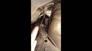 Land Rover Discovery 3 Air Suspension Rear Valve Block Removal and Refitting